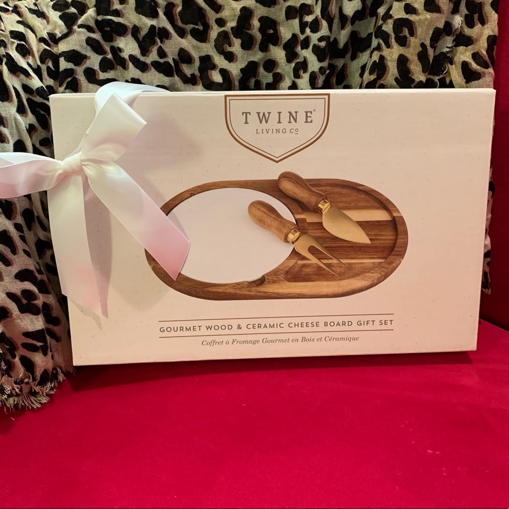 *PERFECT GIFT* Gourmet Wood & Ceramic Cheese Board Set